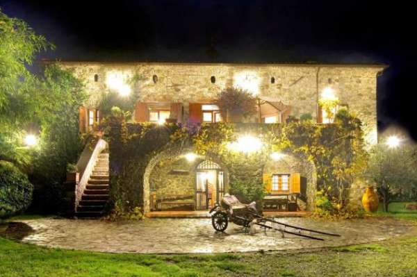 Foto Villa in vendita a Mocrone - Villafranca in Lunigiana 400 mq  Rif: 1053130