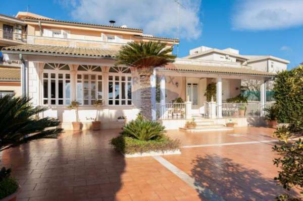 Foto Villa in vendita a Modica - 10 locali 362mq