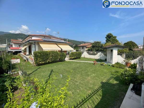 Foto Villa in vendita a Montignoso