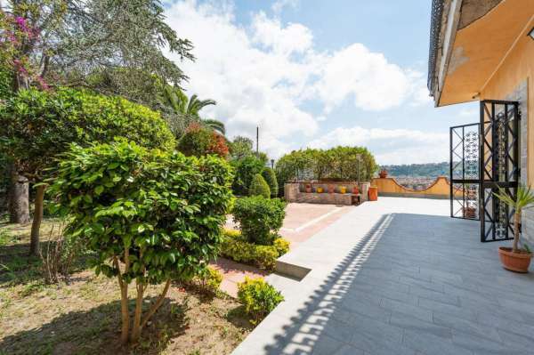 Foto Villa in vendita a Napoli