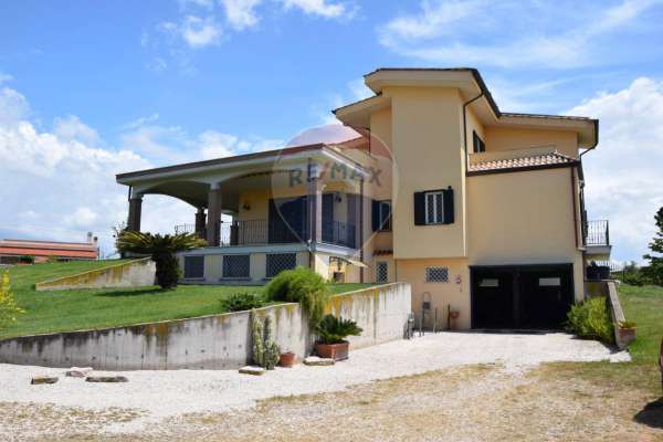 Foto Villa in vendita a Nettuno