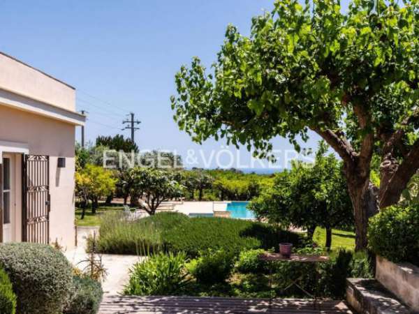 Foto Villa in vendita a Noto - 5 locali 300mq
