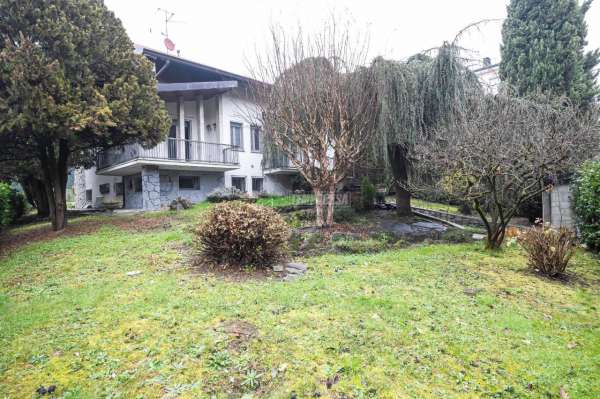 Foto Villa in vendita a Oggiono