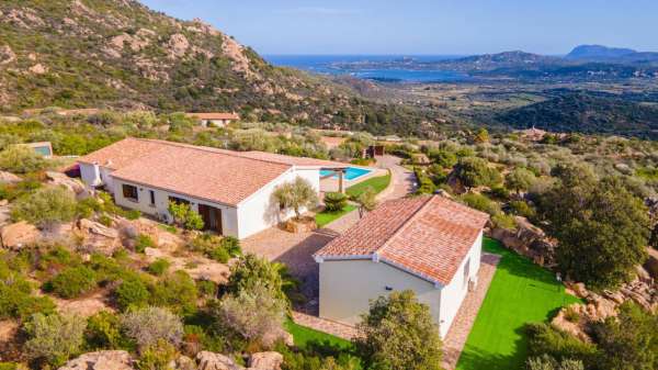 Foto Villa in vendita a Olbia