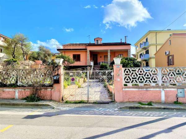 Foto Villa in vendita a Olbia