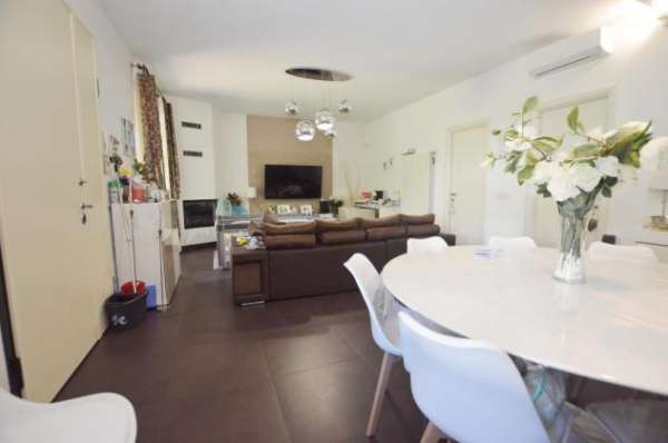 Foto Villa in vendita a Padule - Porcari 280 mq  Rif: 1183323
