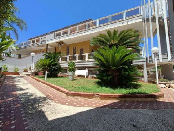 Foto Villa in vendita a Palermo - 12 locali 550mq