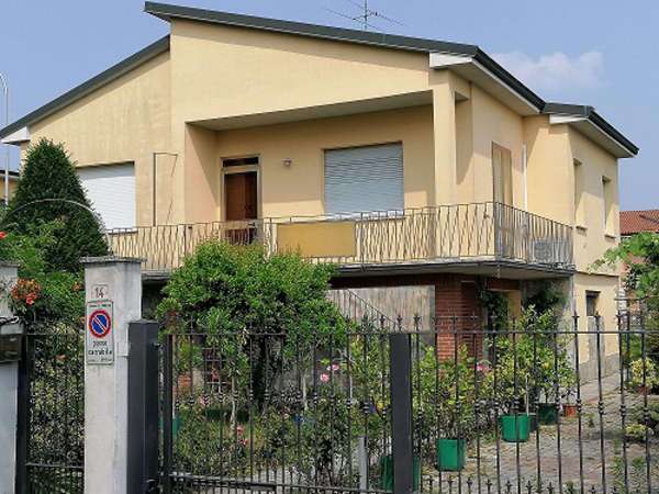 Foto Villa in vendita a Pandino