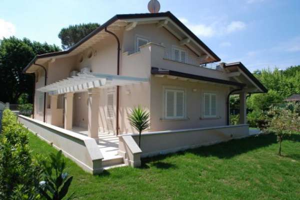 Foto Villa in vendita a Pietrasanta
