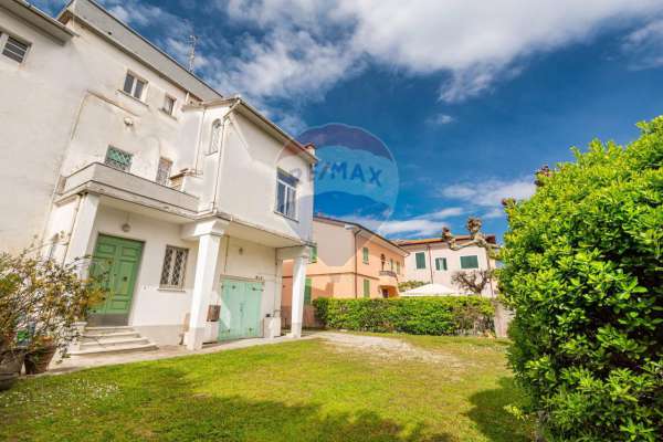 Foto Villa in vendita a Pietrasanta