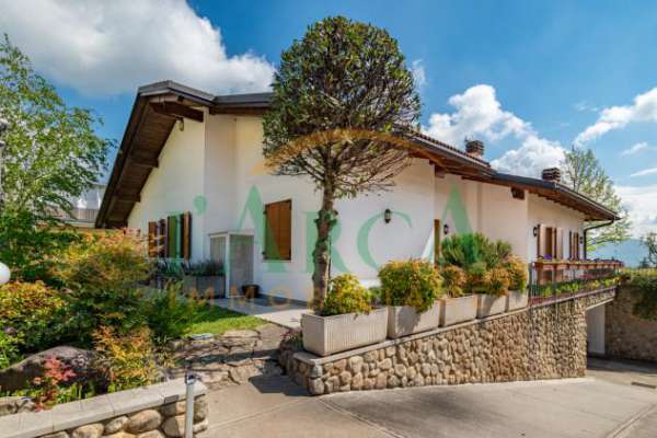 Foto Villa in vendita a Provaglio d'Iseo