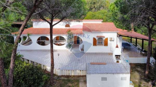 Foto Villa in vendita a Pula