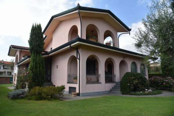Foto Villa in vendita a Renella - Montignoso 368 mq  Rif: 906528