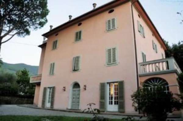 Foto Villa in vendita a Rezzano - Calci 600 mq  Rif: 1212788