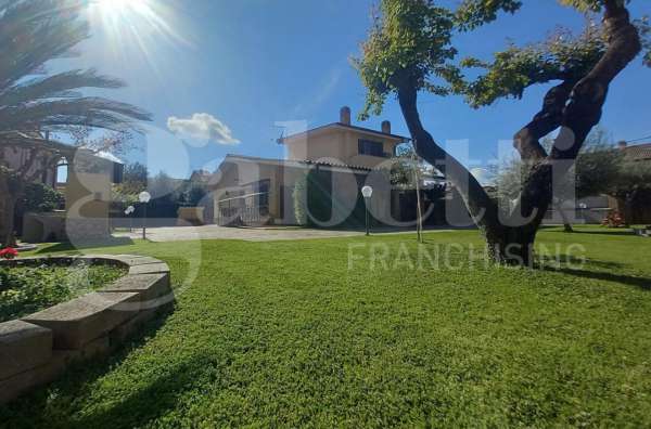 Foto Villa in vendita a Roma