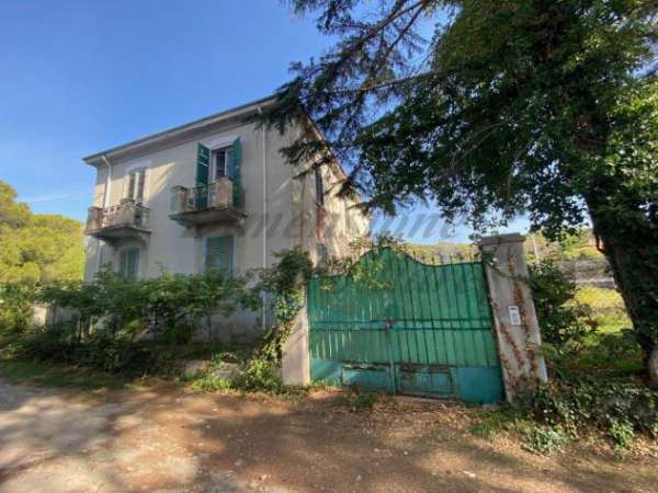 Foto Villa in vendita a Rosignano Marittimo