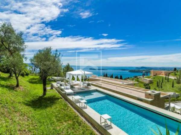 Foto Villa in vendita a Salo' - 12 locali 550mq