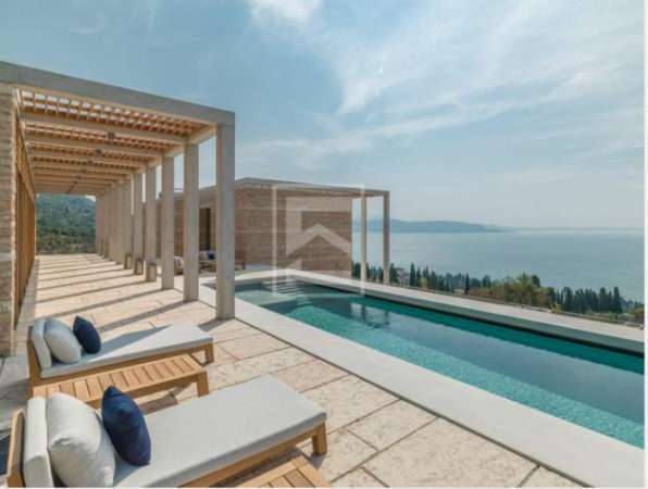 Foto Villa in vendita a Salo' - 12 locali 730mq