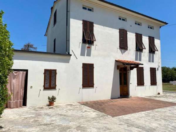 Foto Villa in vendita a San Cassiano a Vico - Lucca 360 mq  Rif: 981531
