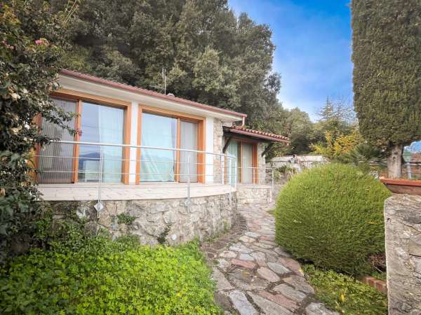 Foto Villa in vendita a San Giovanni A Piro