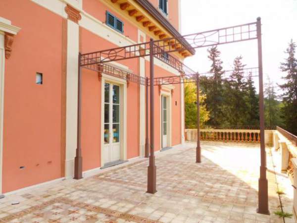 Foto Villa in vendita a San Giuliano Terme 800 mq  Rif: 1305038