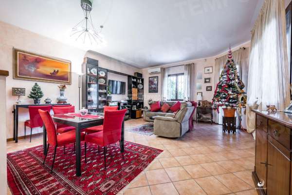 Foto Villa in vendita a San Lazzaro Di Savena