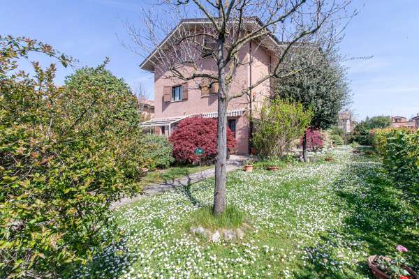 Foto Villa in vendita a San Lazzaro Di Savena