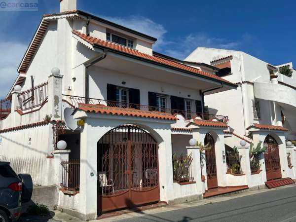 Foto Villa in vendita a Sanremo