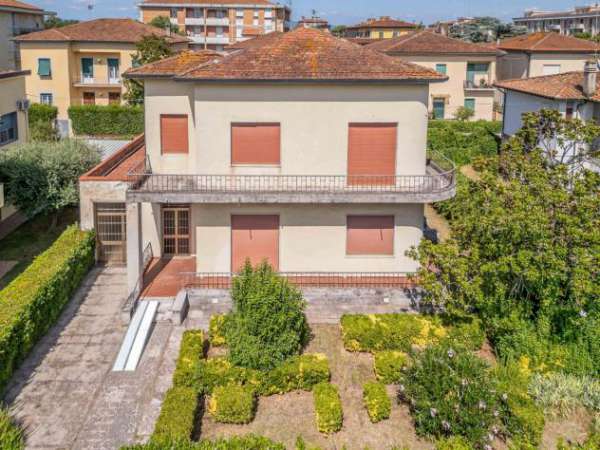 Foto Villa in vendita a Santa Croce sull'Arno 271 mq  Rif: 1331936