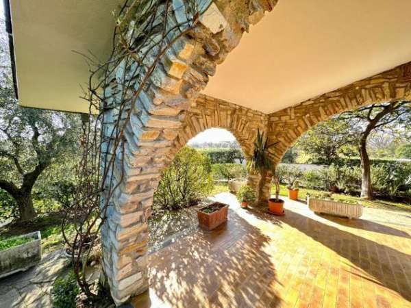 Foto Villa in vendita a Santa Maria a Monte 280 mq  Rif: 1092678