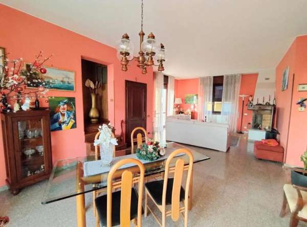 Foto Villa in vendita a Santo Stefano Ticino