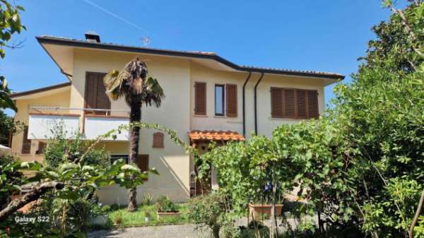 Foto Villa in vendita a Torre Del Lago-marina - Viareggio 400 mq  Rif: 1281670
