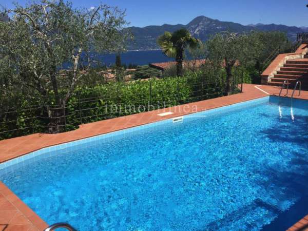 Foto Villa in Vendita a Torri del Benaco Torri del Benaco