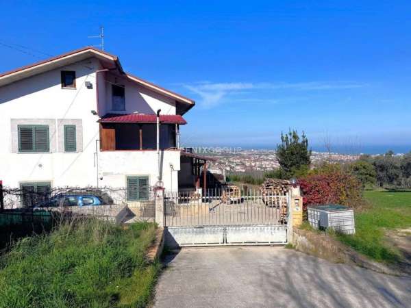 Foto Villa in vendita a Tortoreto