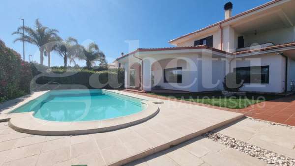 Foto Villa in vendita a Trani