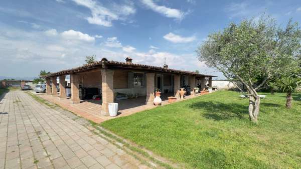 Foto Villa in vendita a Travagliato