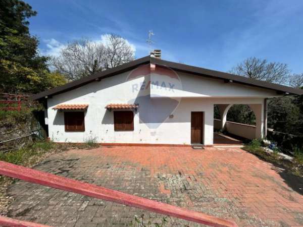 Foto Villa in vendita a Trecastagni - 4 locali 114mq