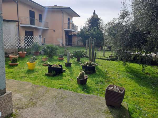 Foto Villa in vendita a Velletri