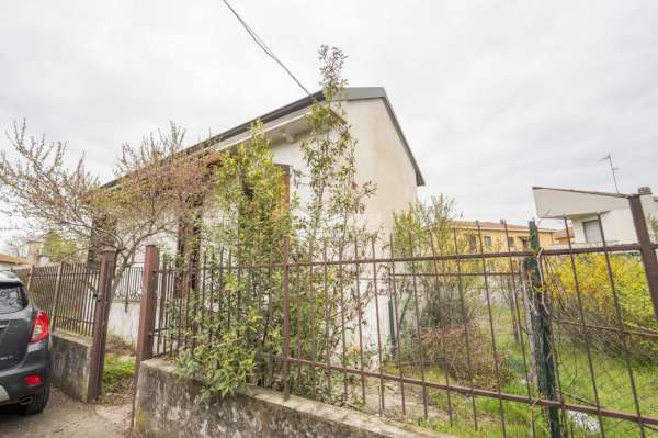Foto Villa in vendita a Vigevano