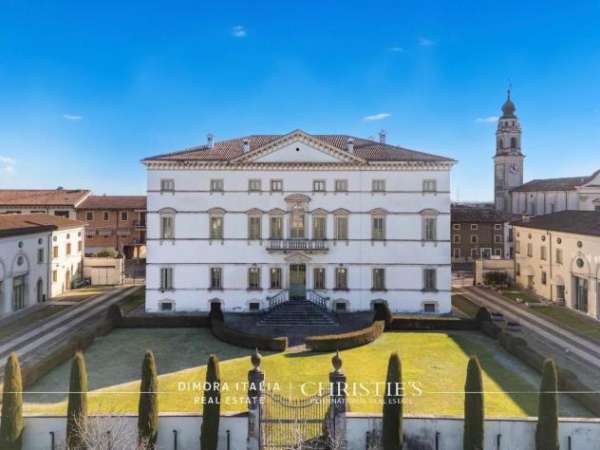 Foto Villa in vendita a Villafranca Di Verona - 4000mq