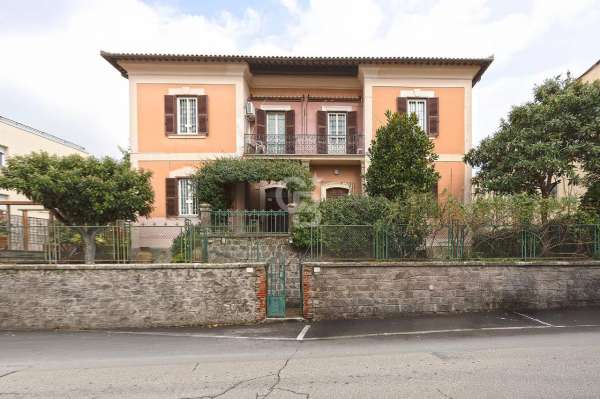 Foto Villa in vendita a Viterbo