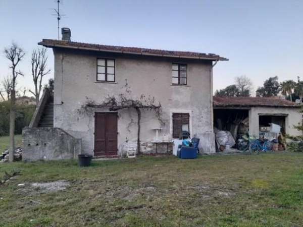 Foto Villa in vendita a Vittoria Apuana - Forte dei Marmi 125 mq  Rif: 1268017