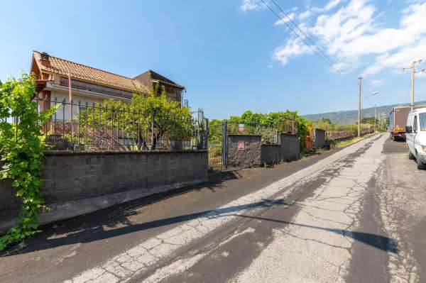Foto Villa in vendita a Zafferana Etnea