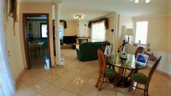 Foto Villa in Vendita in zona CORTI NUOVE con giardino
