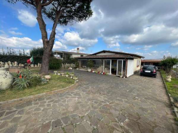 Foto Villa in Via delle Querce