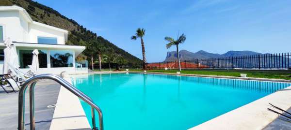 Foto Villa lussuosa Parco dei Principi