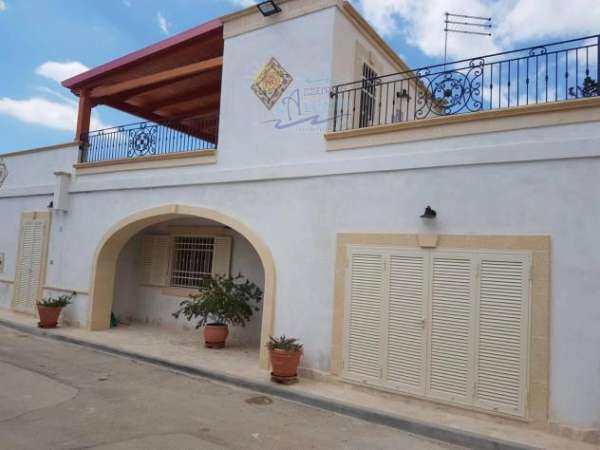 Foto Villa o villino - Maruggio . Rif.: Villa zona Madonnina alla Contrada Scorcialupi