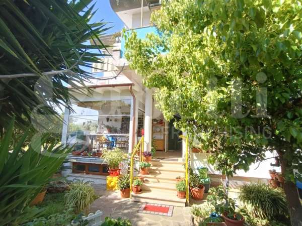 Foto Villa plurifamiliare in vendita a Anzio