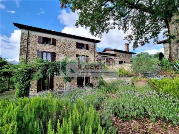 Foto Villa prestigiosa nel cuore della Lunigiana.