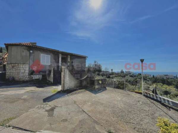 Foto Villa singola - Terracina . Rif.: Cod. rif 3180587VRG